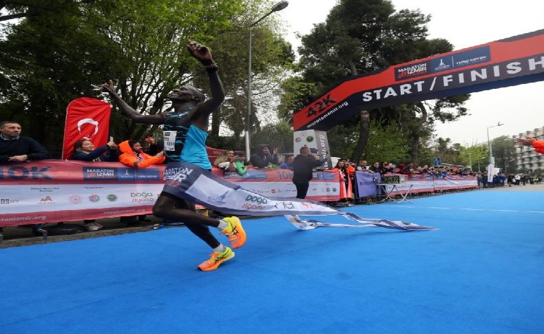 Maraton İzmir “Türkiye’nin en hızlı parkuru” unvanını korudu
