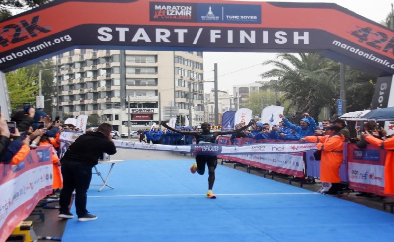 Maraton İzmir’de yeni rekor