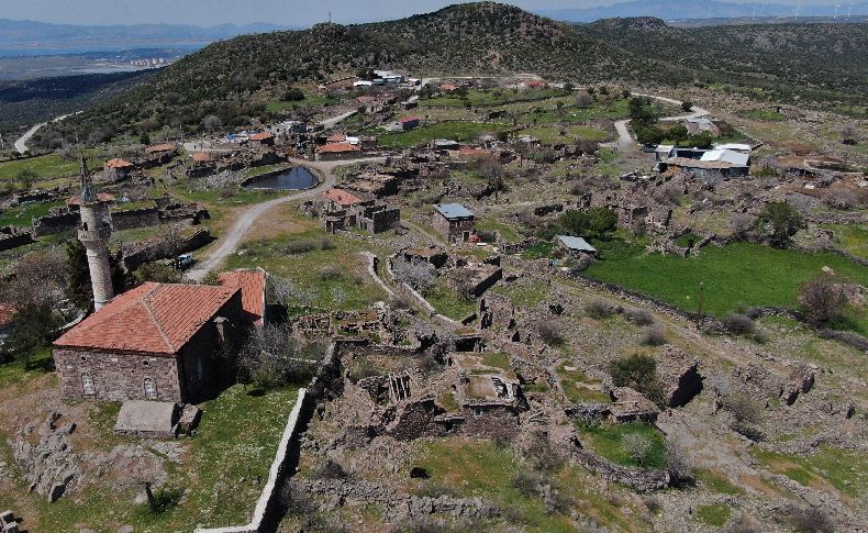 Terk edilen köy yapımcıların gözdesi oldu