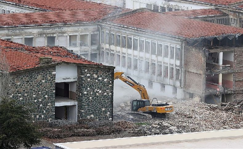 Yıkım tartışmaları gündeme damgasını vurmuştu: İşte Buca Cezaevi’nin parsel parsel asbest raporu…