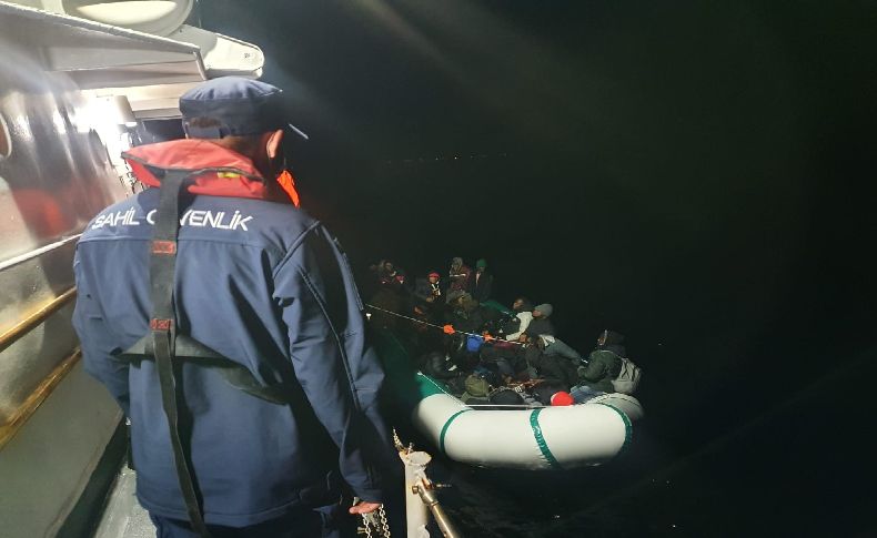 Yunanistan'ın geri ittiği 53 düzensiz göçmen kurtarıldı