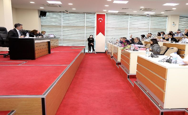 Bayraklı’da ‘bütçe’ ve ‘kriz’ gerginliği: Başkan Sandal’dan hükümete ‘personel maaşı’ çağrısı