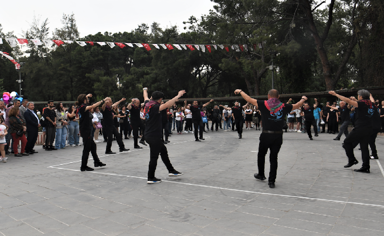 Bornova’da Halk Dansları Festivali
