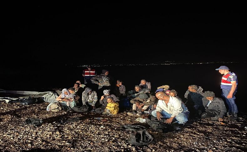 Çeşme'de kıyıya bırakılmış 20 düzensiz göçmen tespit edildi