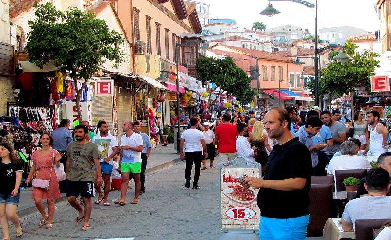 Çeşme esnafına bayram can suyu oldu!