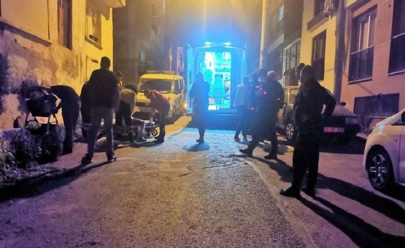 İzmir'de kan donduran olay! Öfkeli kadın, kucağında çocuğu olan anneyi bıçakladı