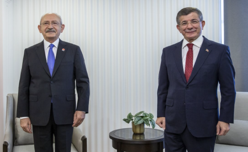 Kılıçdaroğlu ve Davutoğlu'ndan Derince Belediyesi'ne tepki