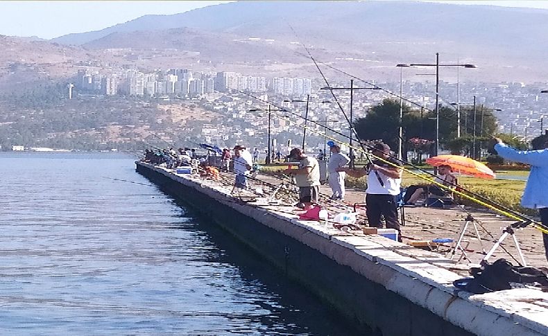 Termometreler 36 dereceyi görecek: İzmir’e yaz sıcakları geliyor