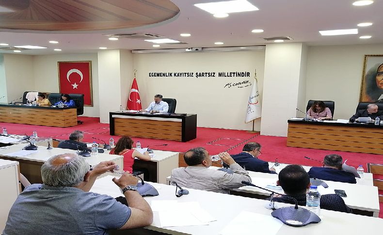 Bayraklı’da yüksek gerilimli meclis: ‘Deprem’ konusu yine tartışmaya döndü