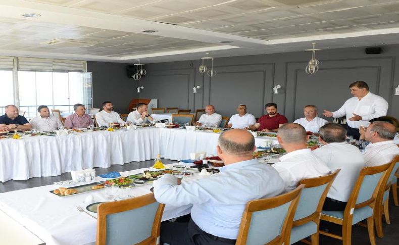CHP İzmir'de 2. bölge zirvesi: Yücel'den ilçe başkanlarına yeni talimatlar