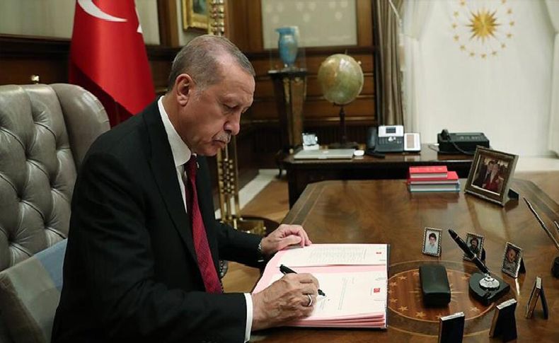 Erdoğan, 12 kurumda 19 üst düzey bürokratı görevden aldı