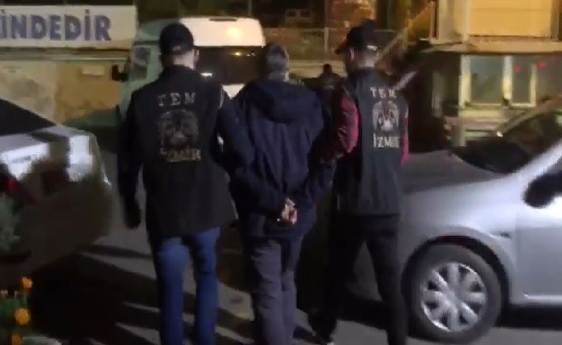 FETÖ'nün TSK yapılanmasına İzmir merkezli operasyonda 3 tutuklama