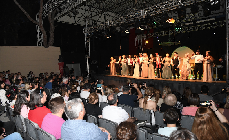 İzmir Aşkı Müzikali’ne Bornovalılardan büyük ilgi