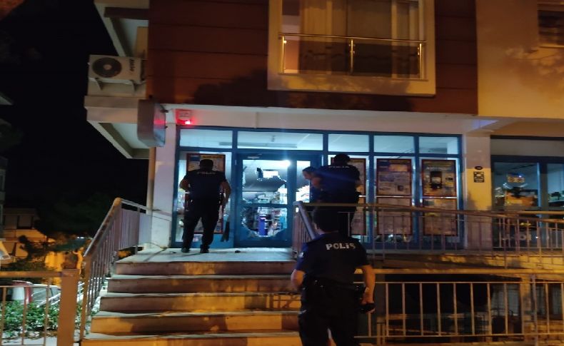 İzmir polisi market hırsızını suçüstü yakaladı