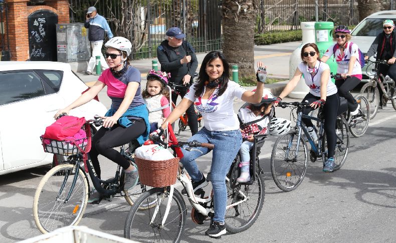 Karşıyakalı kadınlara bisiklet eğitimi