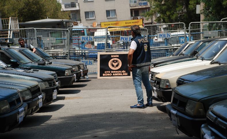 Oto hırsızlık şebekesine İzmir merkezli 3 ilde operasyon