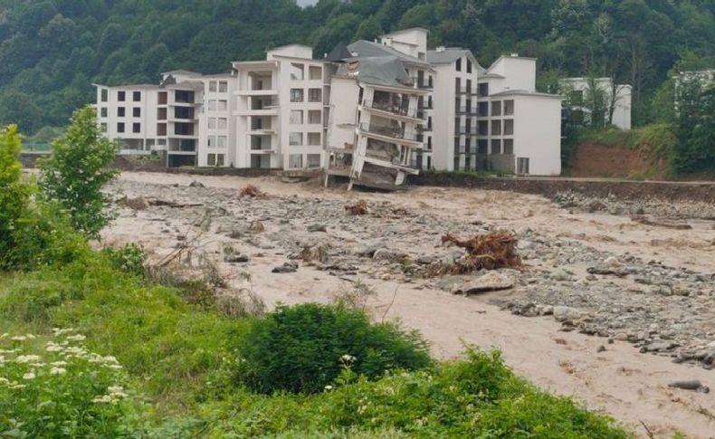 Sağanak, inşaat halindeki termal otelin bloğunu yıktı