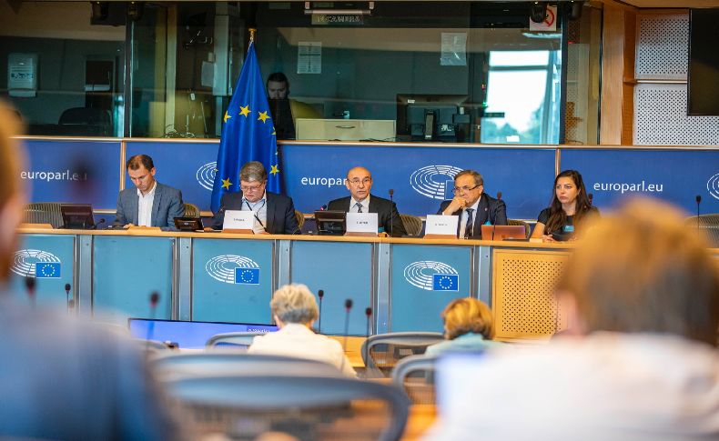Soyer, Brüksel’de Avrupa Parlamentosu üyeleriyle bir araya geldi; Dayanışmayı ve iş birliği mesajları
