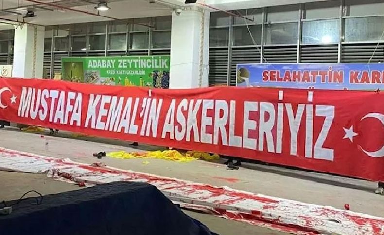 İzmir'deki milli maçta ‘Mustafa Kemal’in askerleriyiz’ pankartına yasak