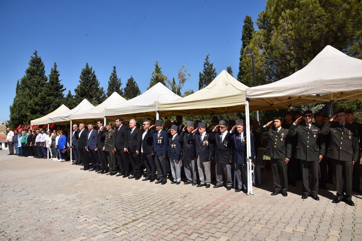 15 Temmuz şehitleri Menemen'de dualarla anıldı