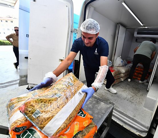 Büyükşehir Muharrem ayını unutmadı: Cemevlerine erzak desteği