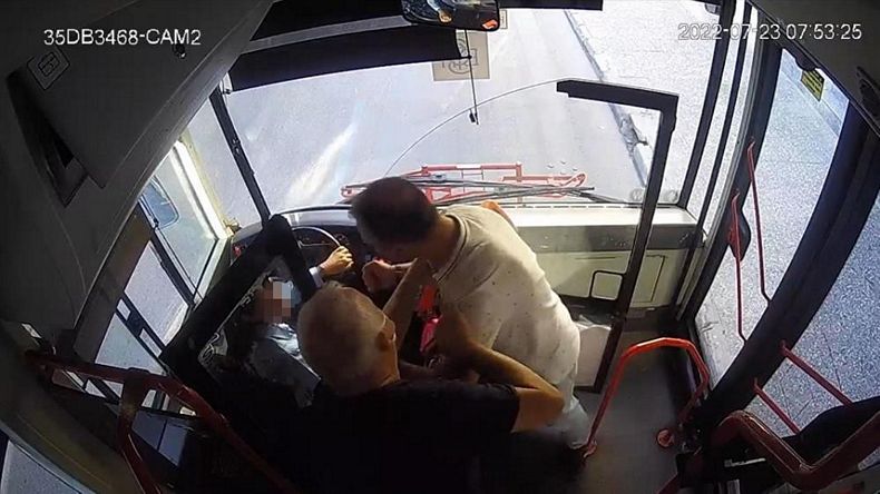 İzmir'de ESHOT şoförü kadını darbeden maganda tutuklandı