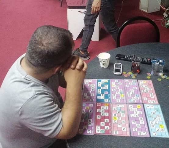 İzmir'de kahvehaneye kumar baskınında ceza yağdı