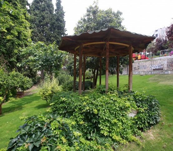 Karabağlar'da Adnan Süvari Parkı da yenilendi