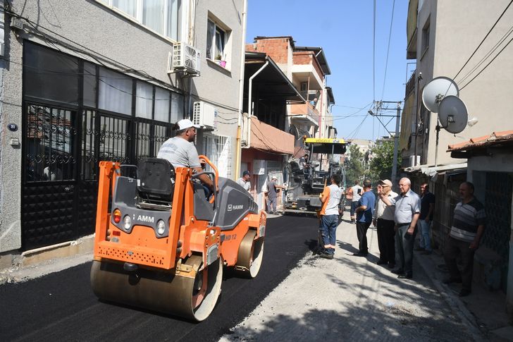 Karabağlar'da asfaltlama çalışmaları tam gaz