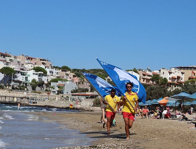 Karaburun’da Mavi Bayrak ve meydan coşkusu