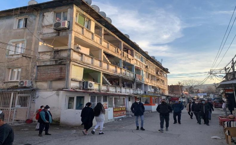 AK Partili Başdaş Büyükşehir'e yüklendi: Elinizi Roman halkının evlerinden çekin