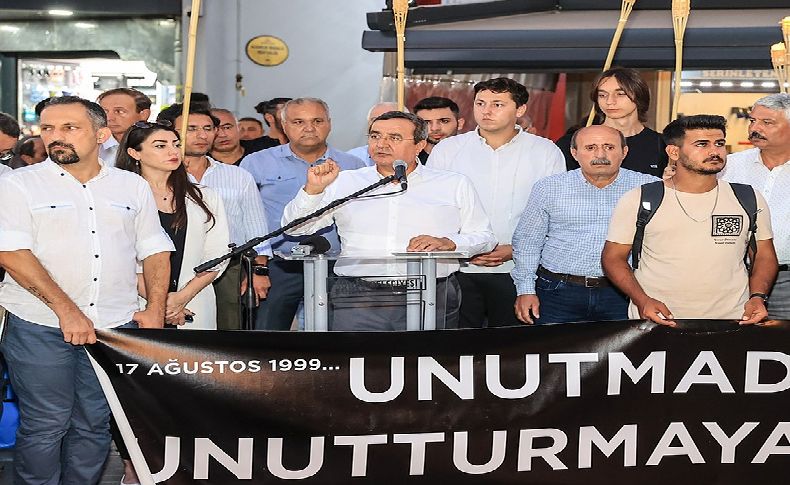 Başkan Batur'dan 17 Ağustos mesajı: Kentsel dönüşüm öncelik olmalı