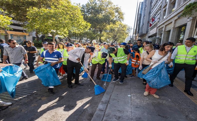 Büyükşehir'den 30 ilçede eş zamanlı temizlik seferberliği