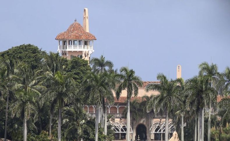 Eski ABD Başkanı Trump'ın Florida'daki evine FBI baskını!