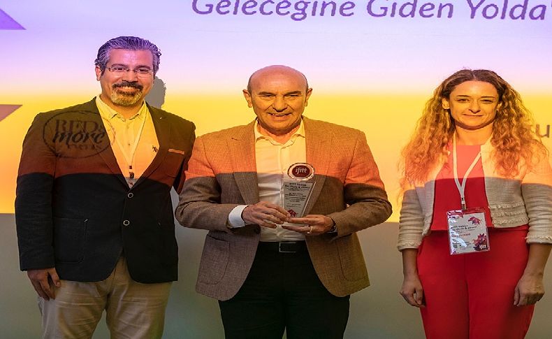 İzmir'in 'Yaz Okulu Zirvesi' başladı: Başkan Soyer'den 'uluslararası' mesaj