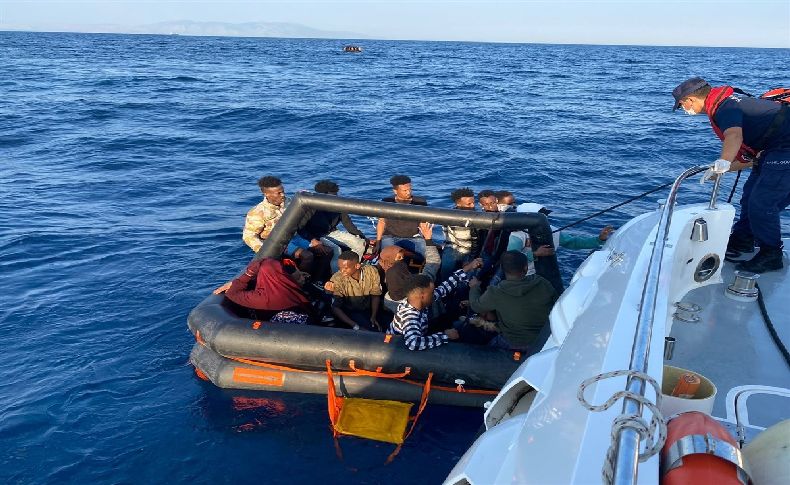 İzmir açıklarında 38 göçmen yakalanırken 136'sı kurtarıldı