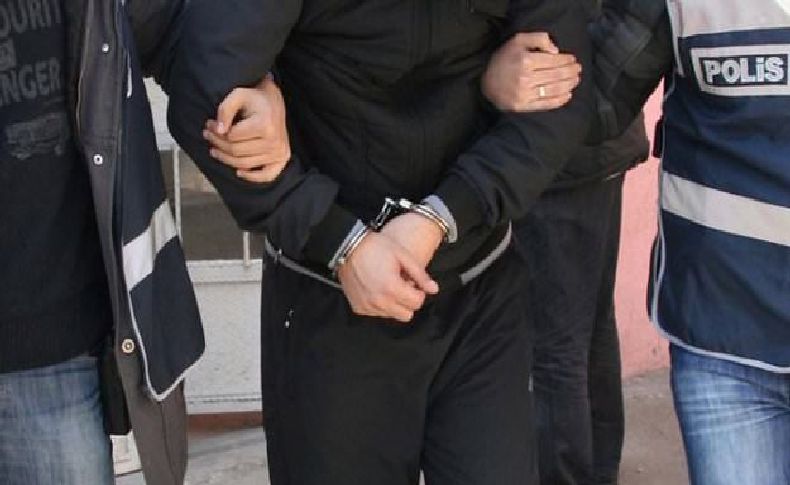 İzmir’de kasten öldürme suçundan aranan zanlı kıskıvrak yakalandı