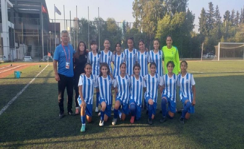 Konak Kız Futbol Takımı başarılarını sürdüyor