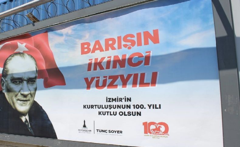 MHP'li Şahin'den Soyer'e 'billboard' tepkisi: 9 Eylül barış değil, zafer!