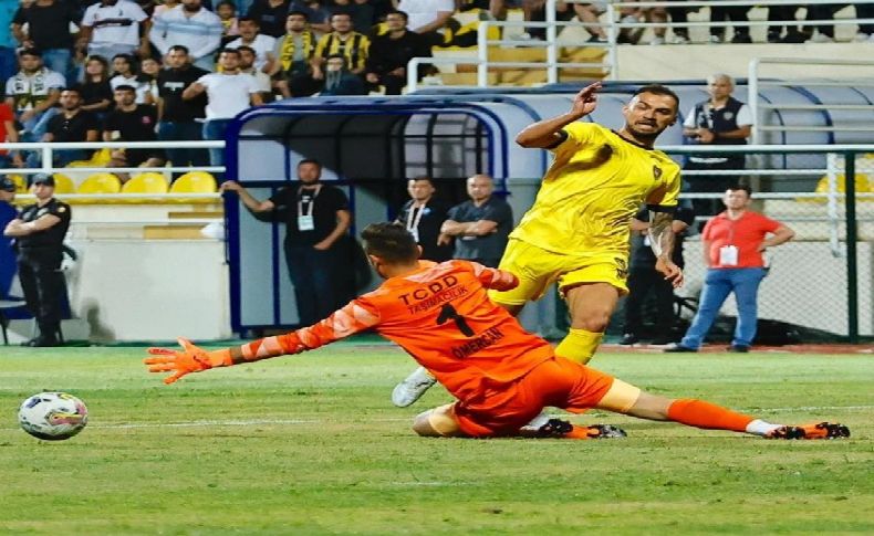 Bucaspor'da deneyimli golcü sakatlandı