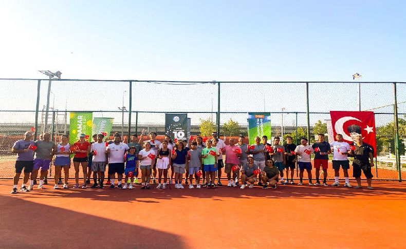 Çeşme’de tenis turnuvası heyecanı