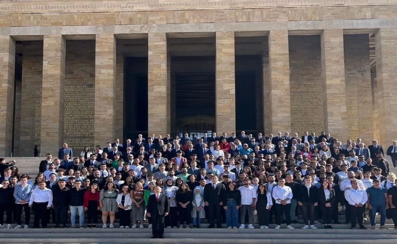 CHP, 99’uncu kuruluş yıldönümünde Anıtkabir’de