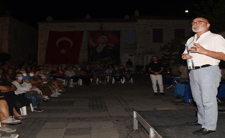 Foça'nın 100. yılında şiirli gece