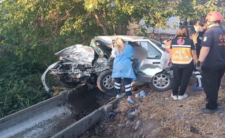 Foça’da trafik kazası: 1 ölü, 1 yaralı