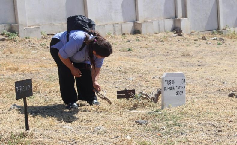 İki aile ‘öldü’ diye defnedilen çocuklarını arıyor