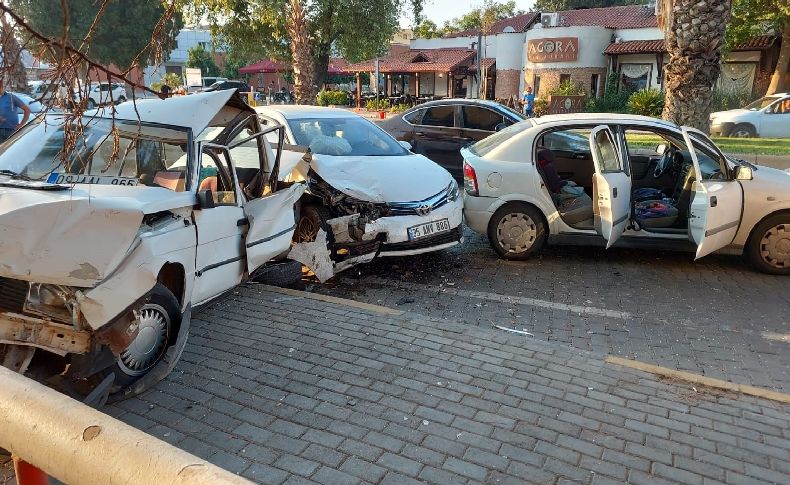 İzmir'de zincirleme kaza: 3 yaralı