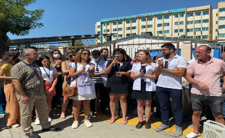 İzmir'deki üniversite hastanelerinde görevli asistan hekimler iş bıraktı