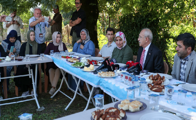 Kılıçdaroğlu, Hendek faciasında yaşamını yitirenlerin aileleri ile buluştu