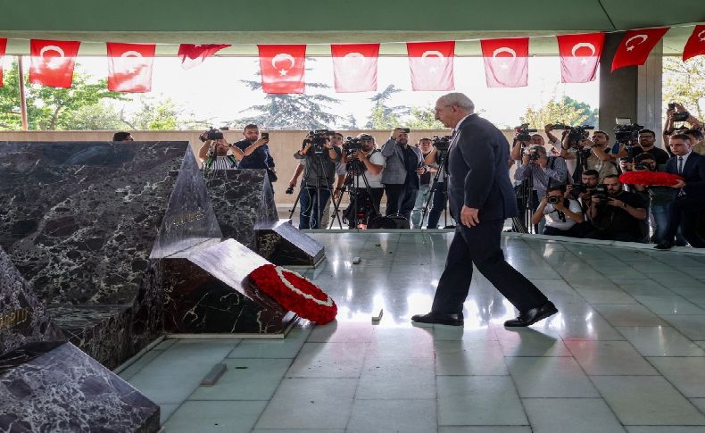 Kılıçdaroğlu'ndan Özal ve Menderes'in mezarlarına ziyaret