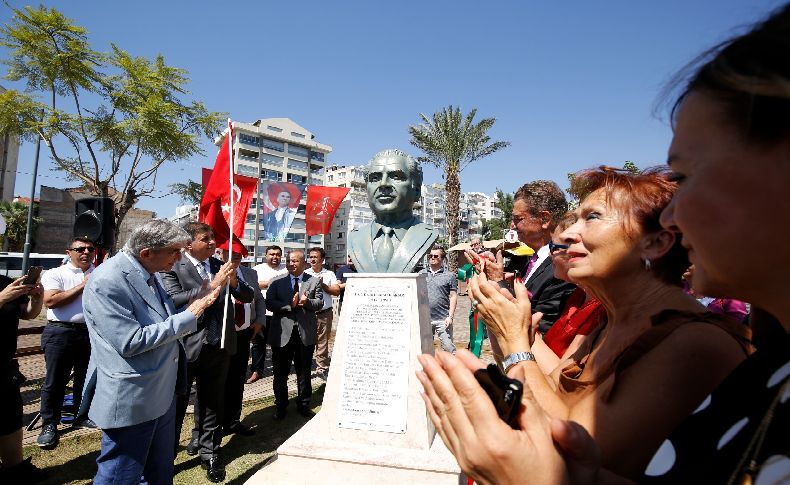 Muammer Aksoy'un adı Karşıyaka'da ölümsüzleşti!